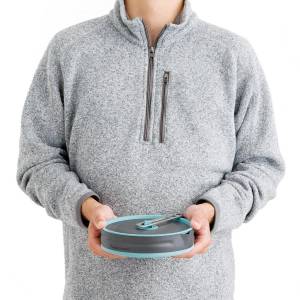 modelo con olla plegable compacta colapsada