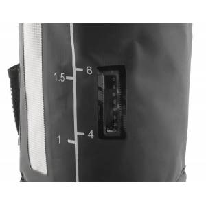 detalle termometro y escala de capacidad ducha portatil a presion camping Outwell SEABREEZE BLACK