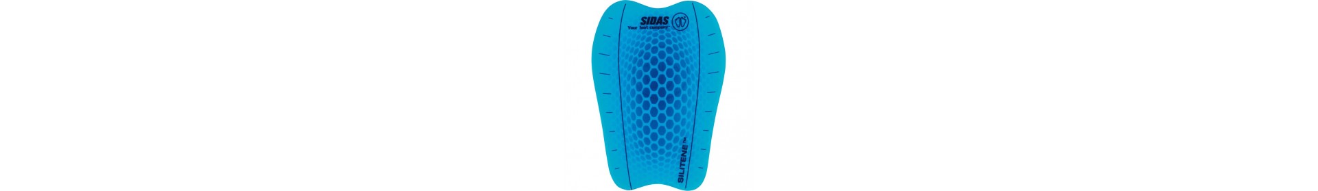 Protege tus piernas con espinilleras outdoor | Tècnic Esports