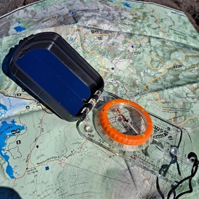 SIGHTING COMPASS WITH MIRROR