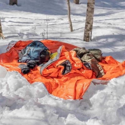 EMERGENCY BLANKET